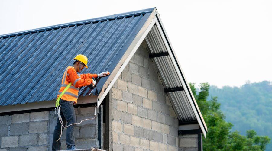 Professional gutter cleaning in Delta, OH